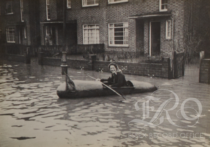 'Hilda afloat' (A14391) On Shrublands Close in Chelmsford during a river flood in the late 50s.